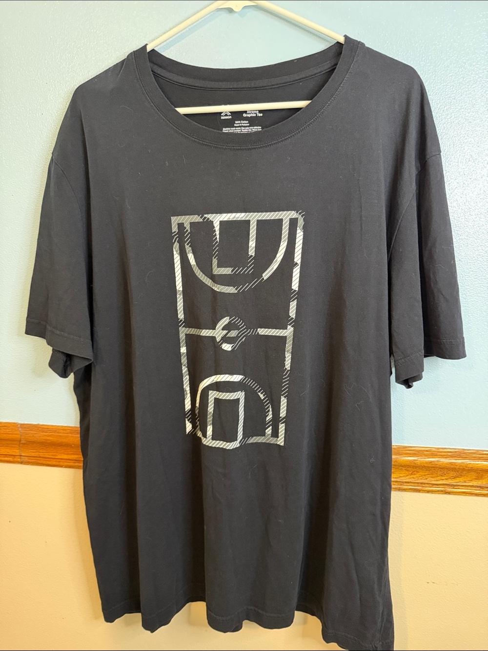 Xersion Men’s XXL Black Xtreme Graphic Tee • Excellent Condition